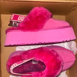 UGG Pink Funkette Slippers Size 8 Women’s New in Box! 💖